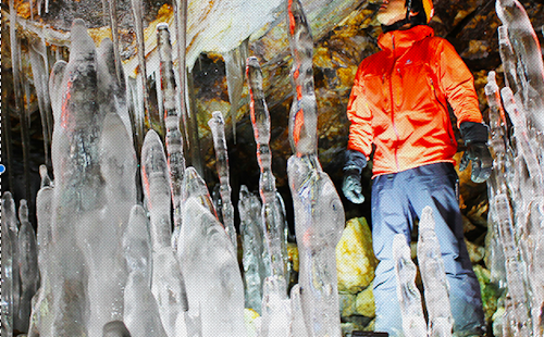 Snowshoeing to the “cave of the ice stalagmites” in Otaki, Japan (Hokkaido)