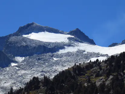 Tour del Aneto, 4-day Hut-to-hut trek in the Pyrenees (Benasque Valley)