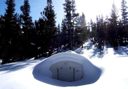 Custom backcountry ski tours from a hut in the Sierra Nevada, CA (3-5 days)