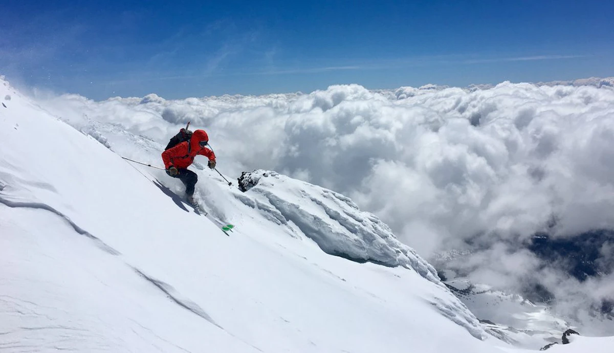 Ski descent of Mount Shasta