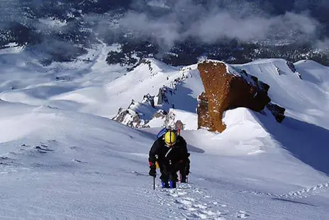 Curso de preparación para Denali de 4 días en el Monte Shasta en California (Montañismo invernal avanzado)