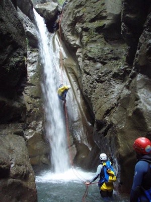Canyoning in the 12 waterfalls of Liri, Benasque Valley