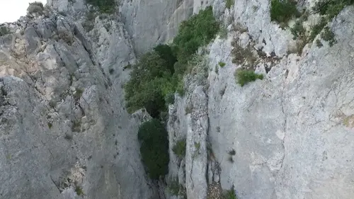 Rock climbing in the Destel Canyon, close to Toulon