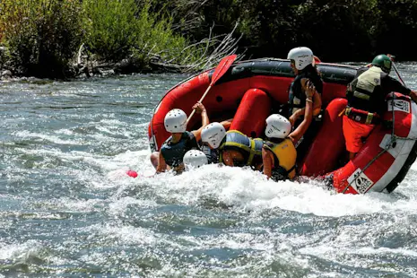 Afternoon whitewater rafting for the whole family on the Ésera in the Aragonese Pyrenees, Spain