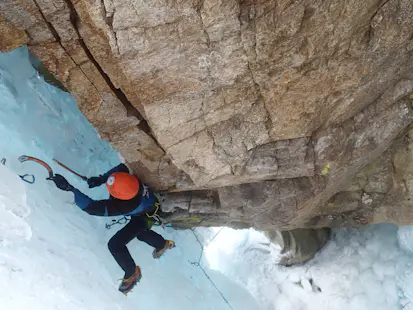 Ice climbing in Ceresole Reale, near Turin (2 days)