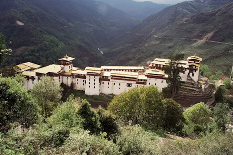 Bumthang Owl Trek, Easy 3-day trek through villages and forests in Bhutan