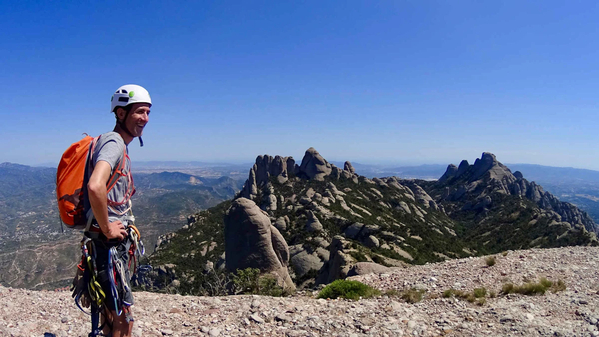 Multi-pitch rock climbing day on the Paret dels Diables in Montserrat, near Barcelona 3