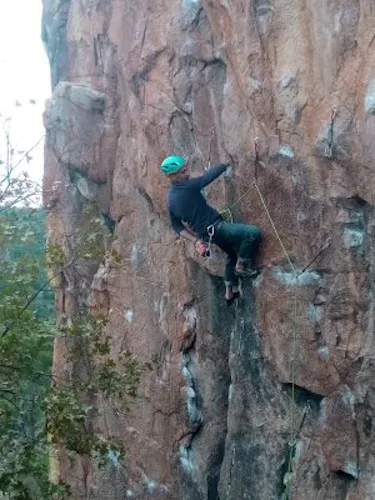 Sport and trad climbing at the Torreon de los Galayos in Sierra de Gredos, near Madrid (2 days)