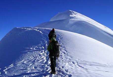 Climb Nevado Pisco (5,752m) in Peru, 5 days with acclimatization around Huaraz