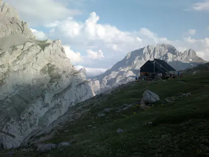 2-day Trek in the Picos de Europa with overnight at the famous Refugio Collado Jermoso