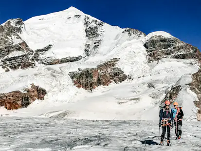 Ascension du Tetnuldi (4 858 m) dans les montagnes du Caucase