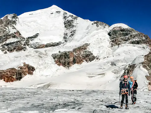 Ascension du Tetnuldi (4 858 m) dans les montagnes du Caucase