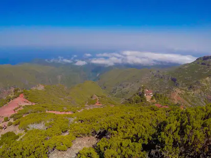 Day hike in Madeira from Pico do Areeiro to Pico Ruivo