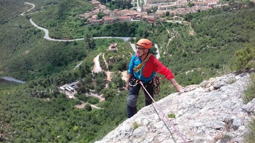 1-day Beginner rock climbing course in Montserrat (Vertiente Sur)