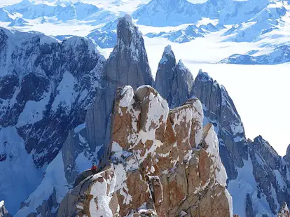 3-day Aguja Guillaumet (2,579m) summit via the Couloir Amy or Fonrouge-Comesaña route, El Chaltén