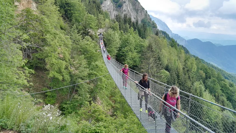 Day hike in the “Little Dolomites” (Piccole Dolomiti) with a tibetan bridge crossing, Sengio Alto