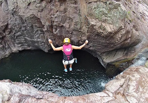 Canyoning adventure day in Paso de Vaqueros, near Querétaro