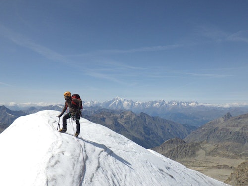 1-day Gran Paradiso (4061m) traverse, from Rifugio Federico Chabod