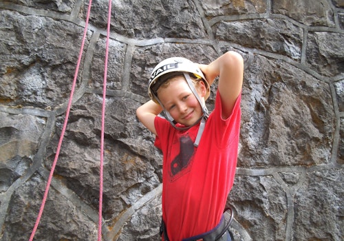 Outdoor rock climbing lessons for kids near Los Angeles