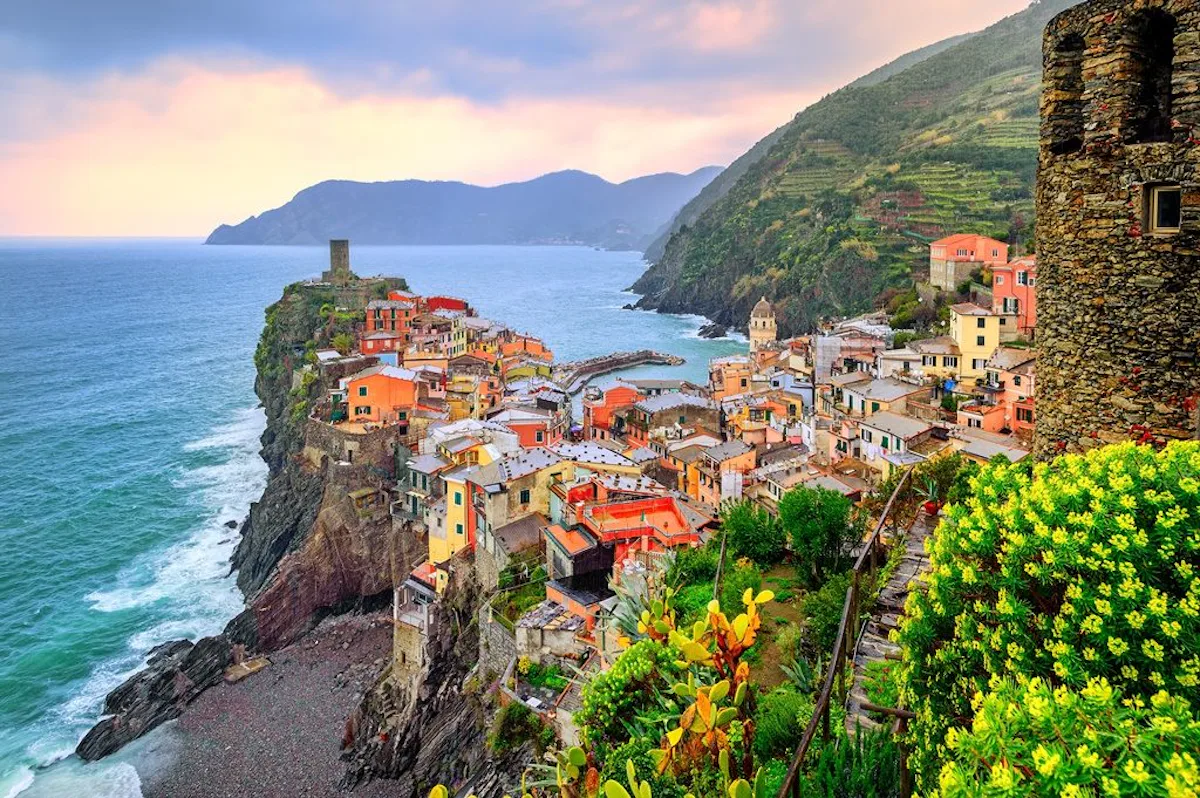 Kayaking and hiking through the villages of Cinque Terre on the Italian Riviera (7 days) 1