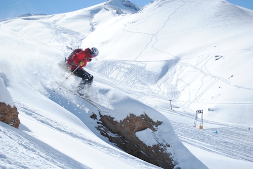 Freeride skiing in El Colorado, near Santiago (Farellones, Chile)