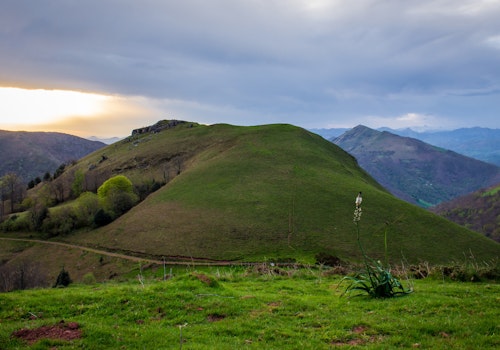 Day hikes in the valleys and mountains of the Basque Country