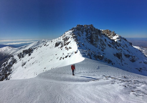 2-day Winter mountaineering skills course in the Sierra Nevada, near Lugros (Level II)