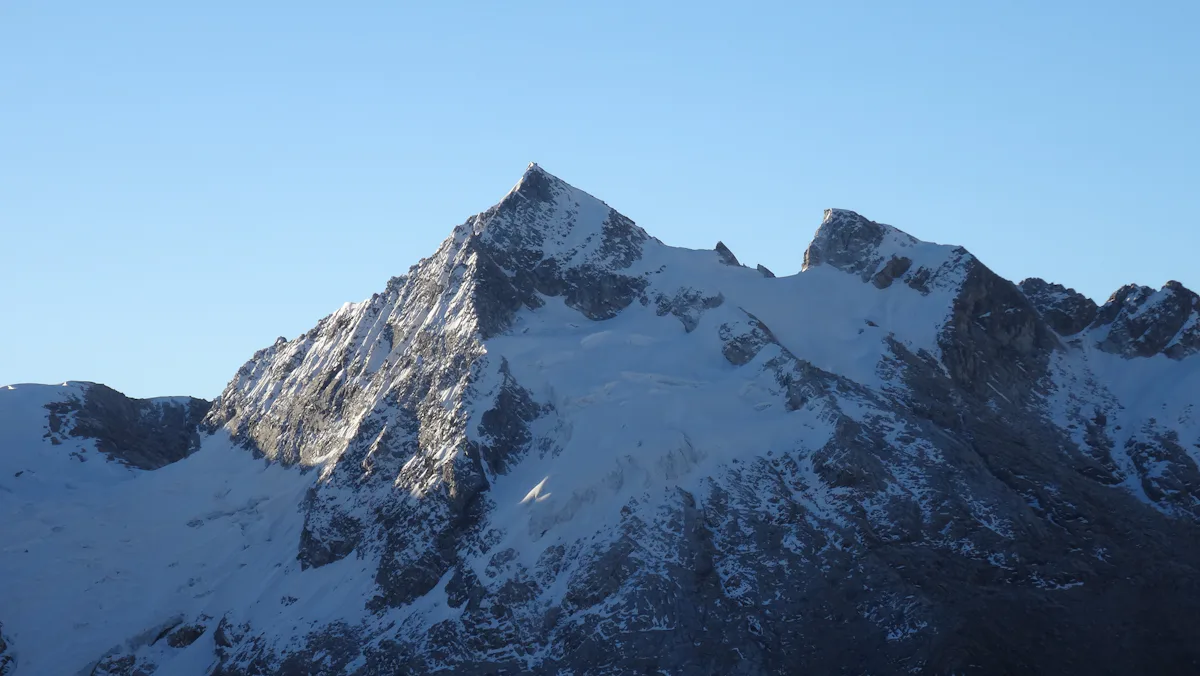 La Cordillera Blanca: Ishinca, Urus y Tocllaraju en 10 días, desde Huaraz, Perú | Peru