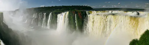 Walking tour of the Iguazu Falls in Brazil and Argentina, from Foz do Iguaçu