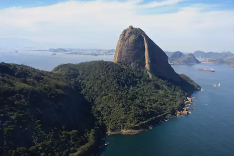 Half-day family-friendly hike and climb to Rio’s Sugarloaf Mountain