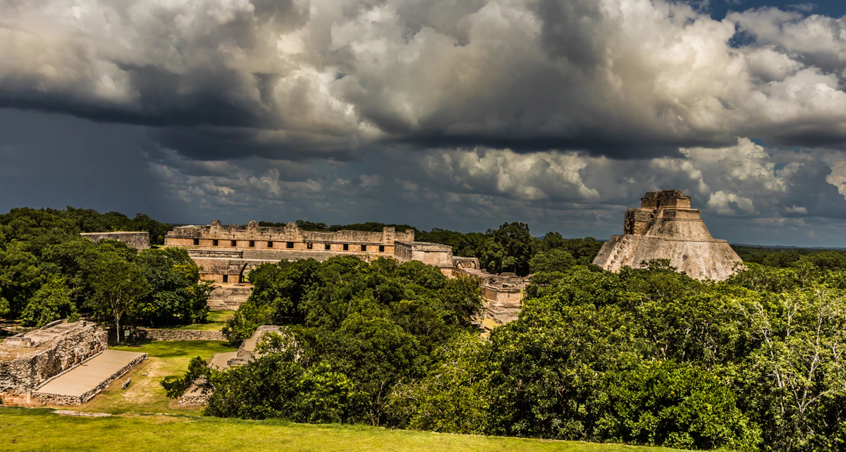 Day trip to the Uxmal ruins and cenotes in Yucatán, near Mérida