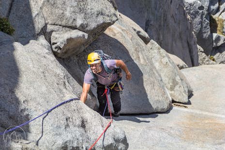 Beginner rock climbing in Cajon del Maipo, Day trip from Santiago