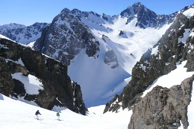 couloir-skiing-in-Chile