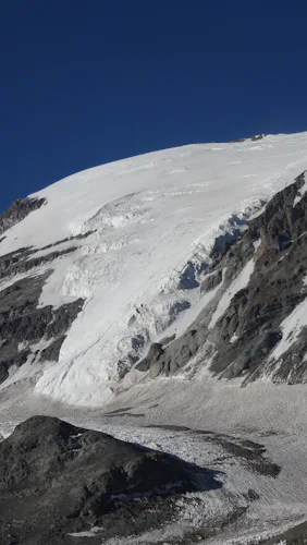 Climb Cerro El Plomo via the Glaciar Colgante route, near Santiago (5 days) 1