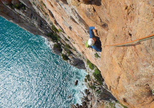 Weekend rock climbing course in Sardinia for all levels (2 days)