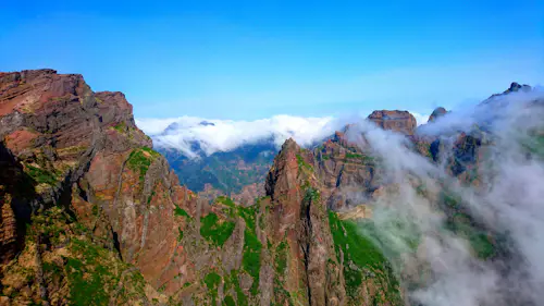 Day hike from Pico do Areeiro to Pico Ruivo in Madeira (Portugal)