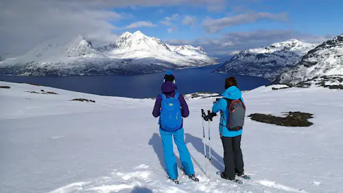 Programa de una semana de deportes de invierno todo incluido en los Alpes Lyngen