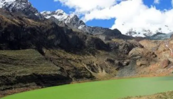 Day hike to Laguna Shallap in the Cordillera Blanca, near Huaraz | Peru