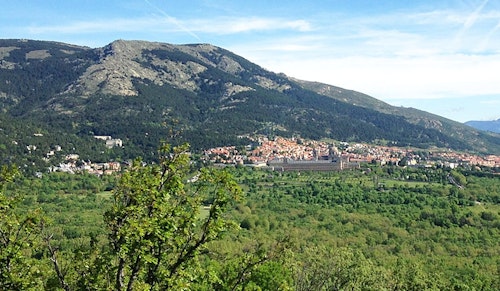 Day hike and guided tour of the Royal Seat of San Lorenzo de El Escorial