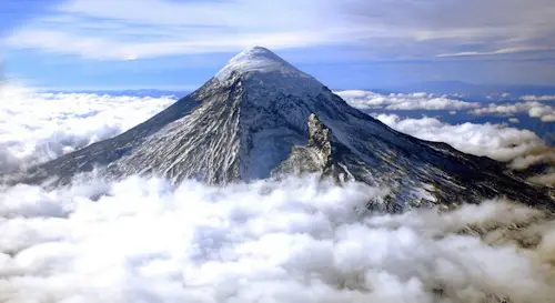 Ski mountaineering on the Lanín Volcano, from Pucón (2 days)