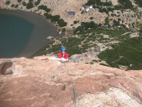 Escalada en roca para principiantes en Cerro Ventana, Bariloche (Medio día)