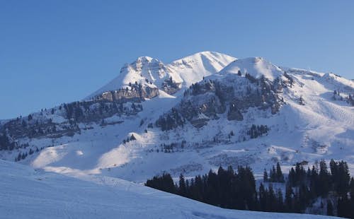Half-day Ski touring courses in the Aravis mountains, close to Lyon
