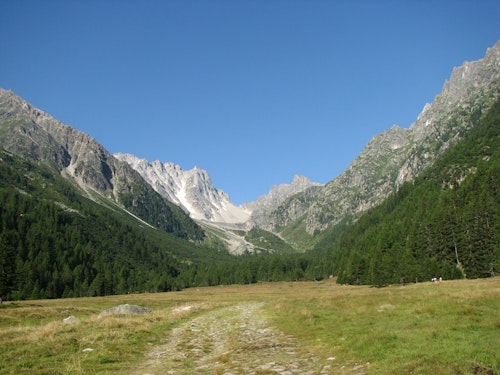 Day hike to Cabane d’Orny from Lac de Champex, via Val d’Arpette