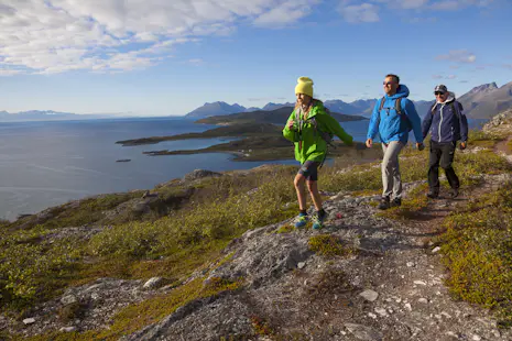 Multi-outdoor activity week on Uloya Island, Lyngen Alps (Norway)