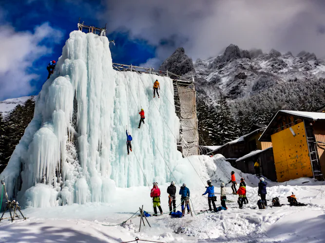 Ice climbing course for beginners in the Yatsugatake Mountains, Japan (2 days)