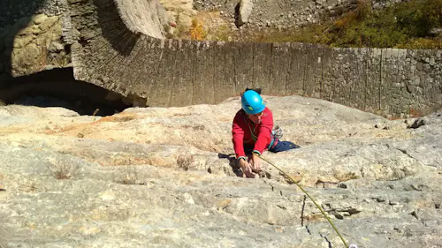 1+ jour d'escalade de roche dans Zagori (Epirus), Grèce