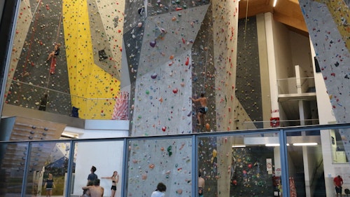 Indoor rock climbing at Salewa Cube in Bolzano, Taster courses