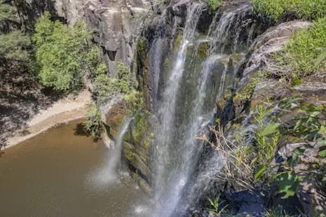 Hiking and rappelling in the Tixhiñú Waterfalls, close to Querétaro