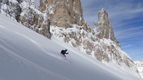 Expédition de ski de randonnée dans les Dolomites