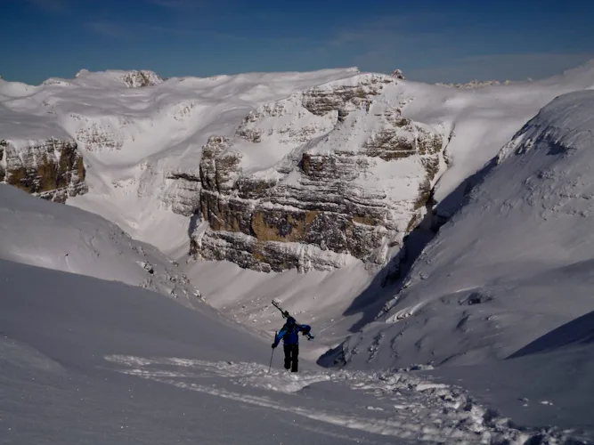 freeride-skiing-day-experts-sella-group-dolomites